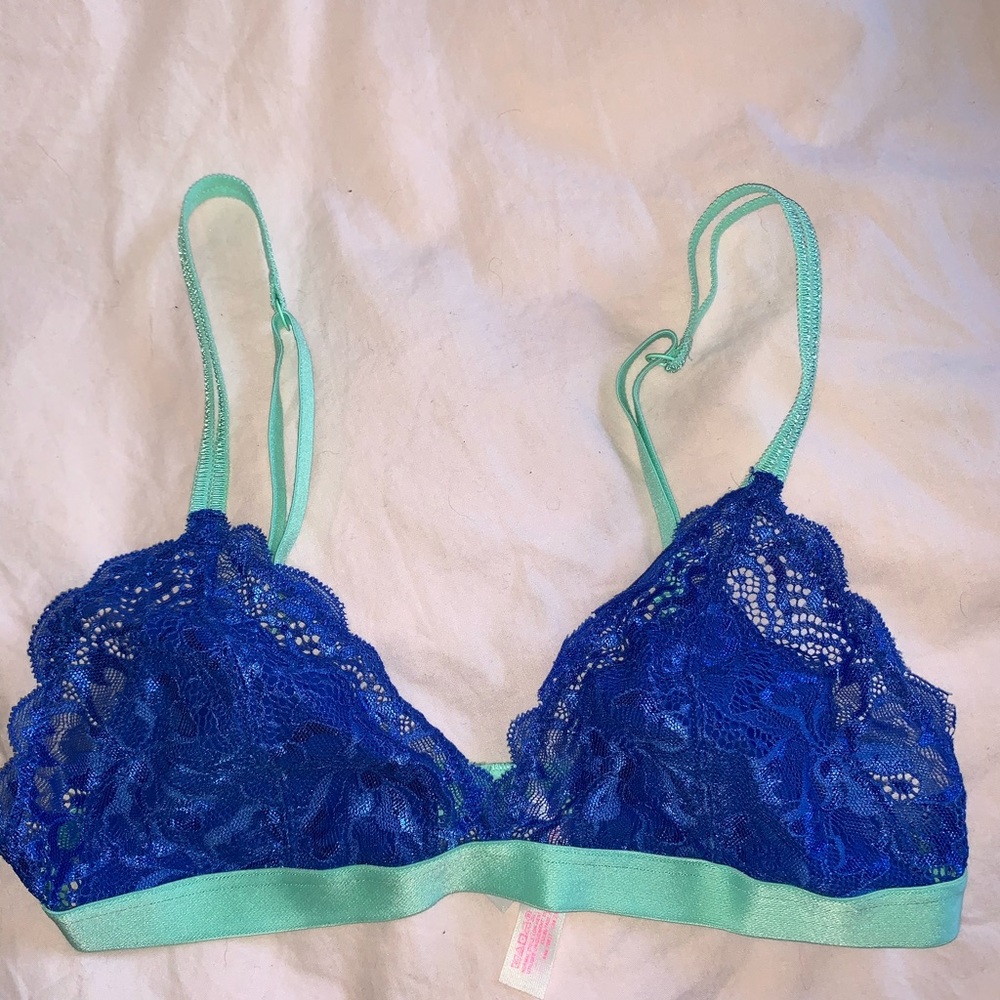 PINK Victoria’s Secret bra